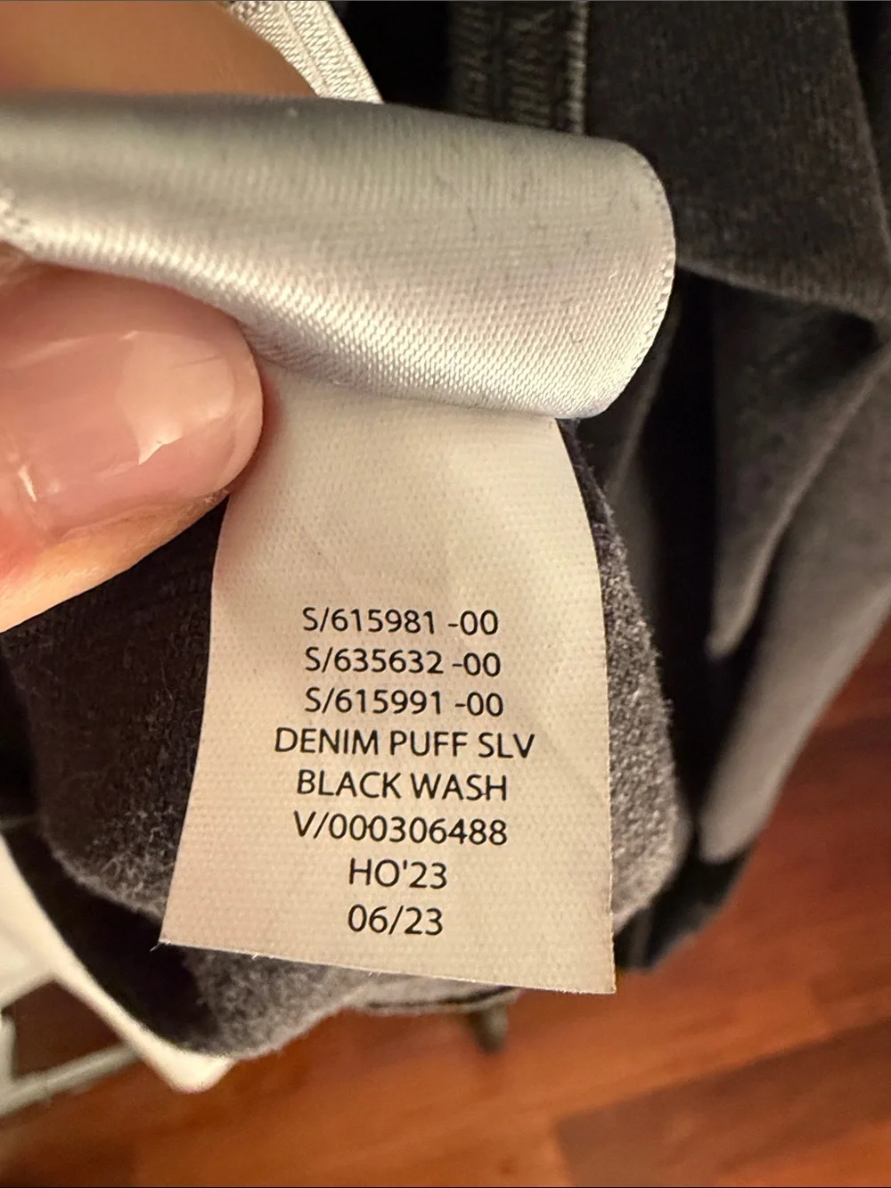 GAP Women's Black Denim Jacket - Picture 7 of 7